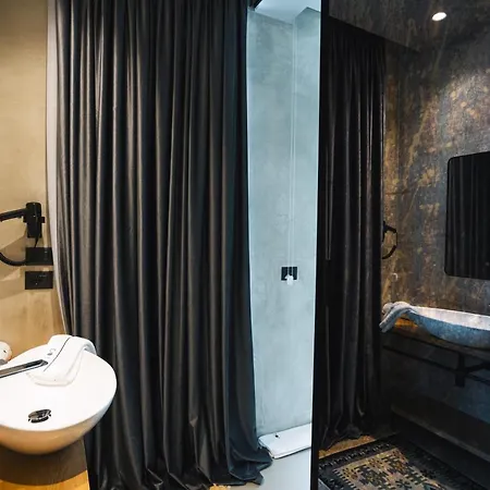 Dot Tradition Hotel Vlorë