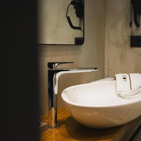 Dot Tradition Hotel *