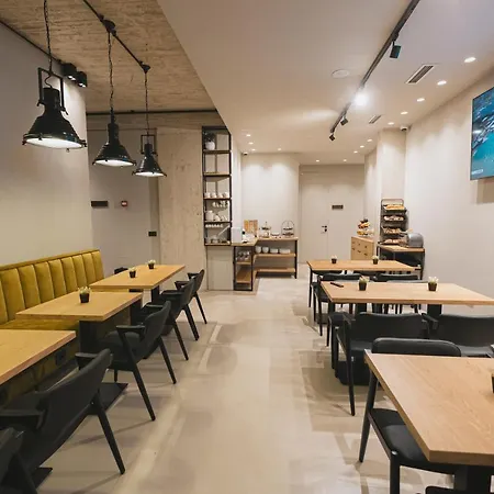 Dot Tradition Hotel Vlorë