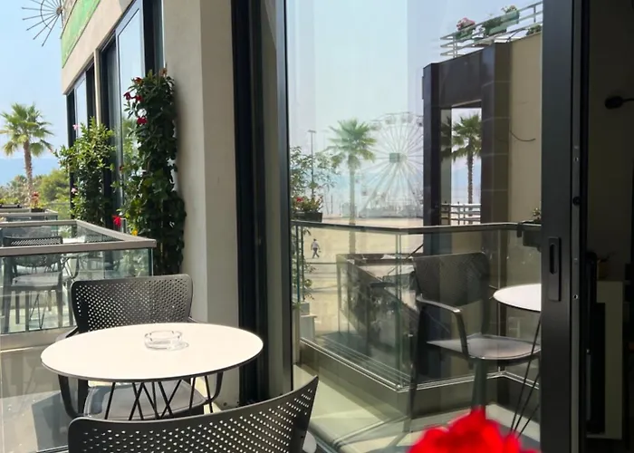 Dot Tradition Hotel Wlora